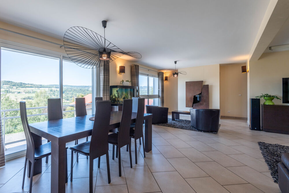 Villa de 238 m2 dont 217 m2 carrez - 7 pièces avec Piscine