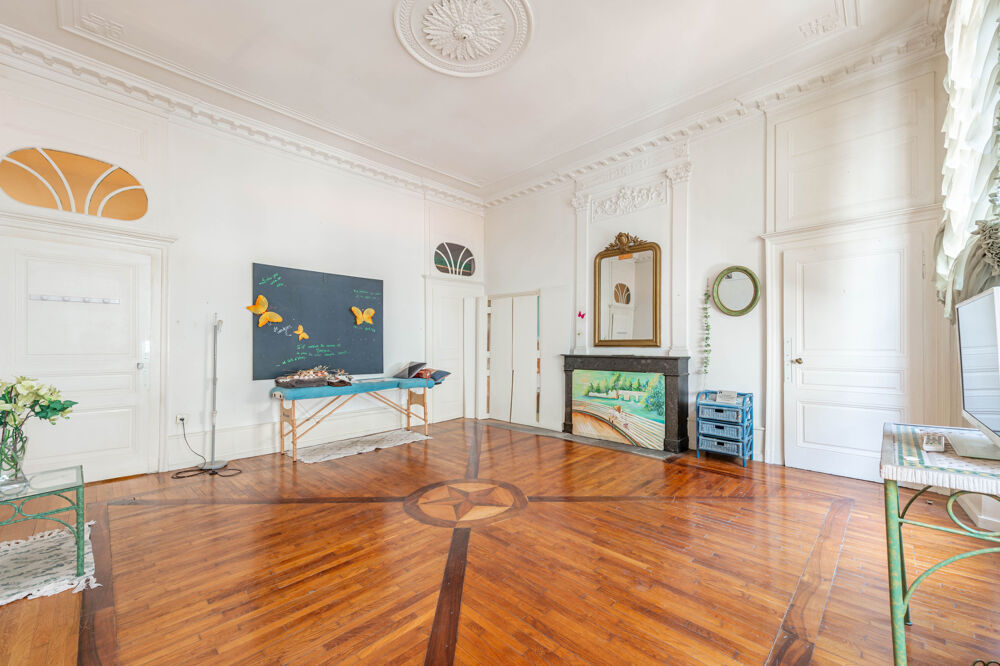 Appartement 5 pièces avec cour privative de 28 m2 en plein coeur de la vielle ville d'Annecy