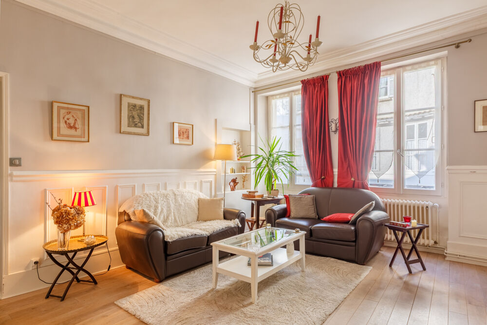 Vente Appartement Elégant appartement ancien de 73,34 m2 (Carrez)- 4 pièces à Versailles Versailles