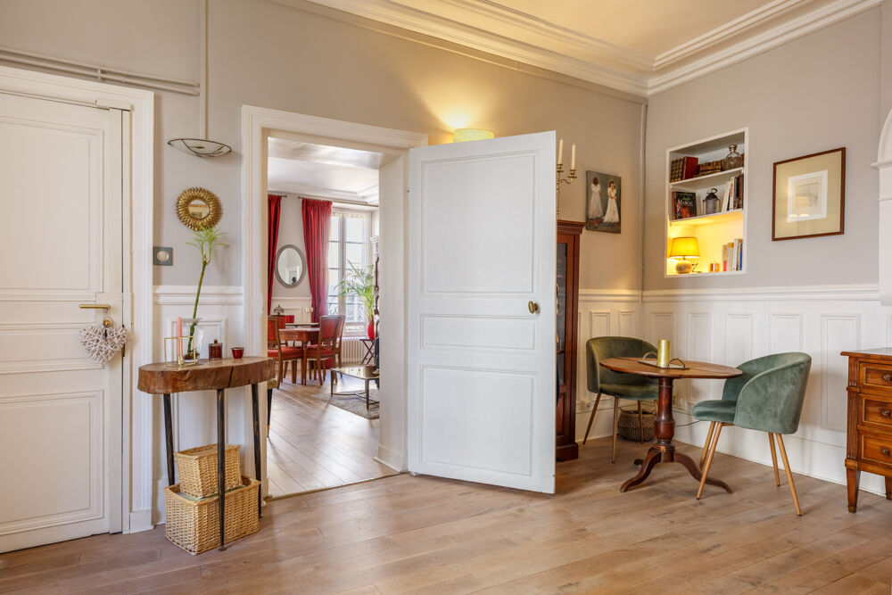 Vente Appartement Elégant appartement ancien de 73,34 m2 (Carrez)- 4 pièces à Versailles Versailles