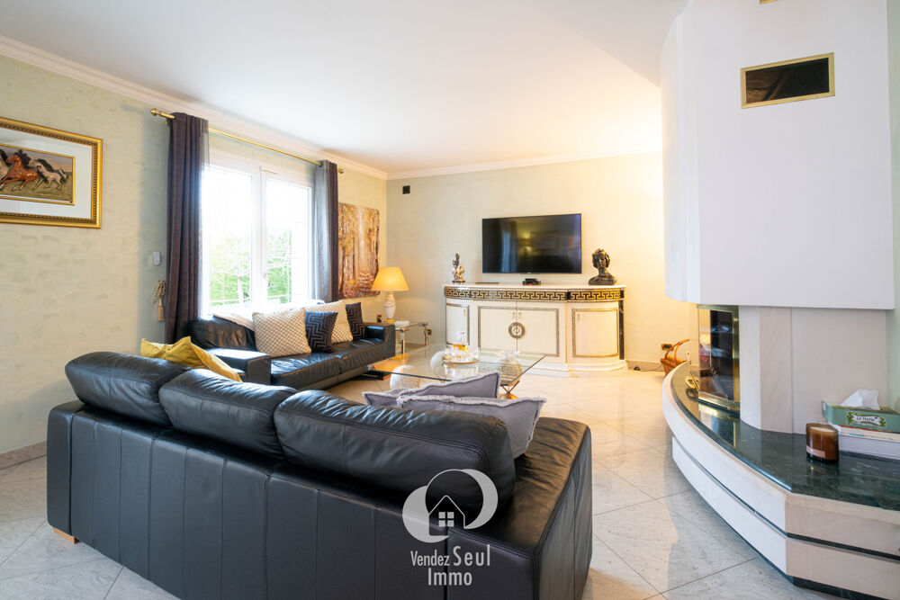 Grande villa de 313 m2 avec piscine Veigy-Foncenex, à 2 minutes de la frontière