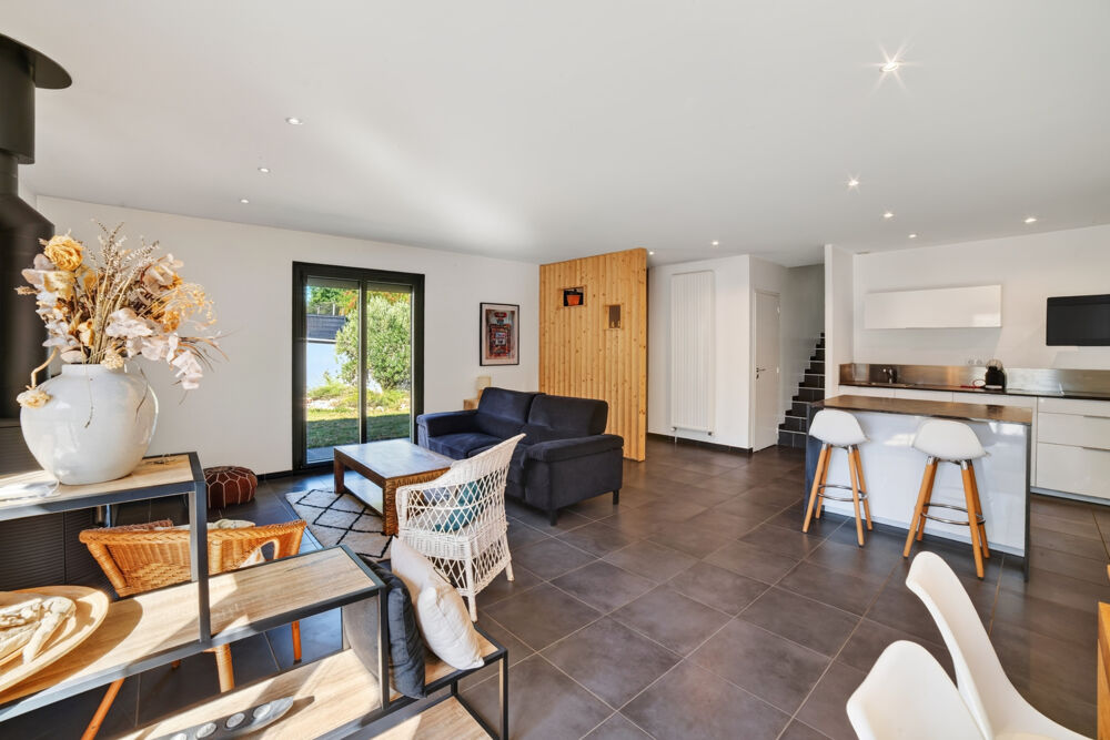 Vente Maison Maison  4 pièces sur terrain 990 m2 avec piscine Montrond les bains