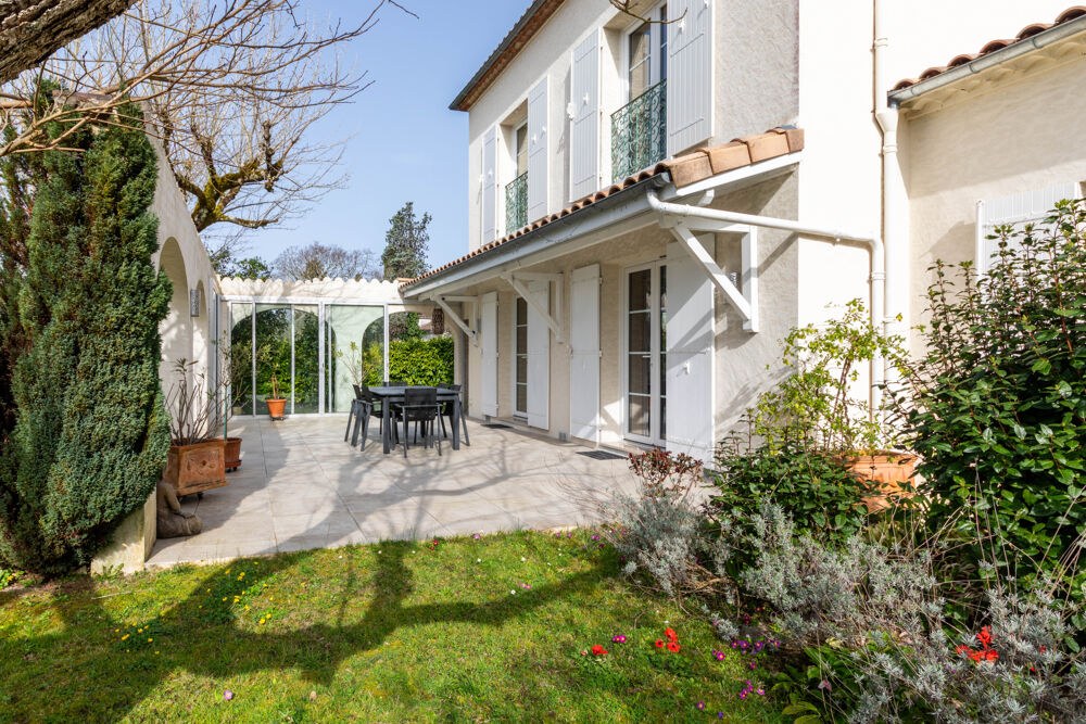 Maison darchitecte 181 m2 6 chambres piscine terrain 2 370 m2