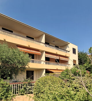 Vente Appartement A vendre entre particuliers appartement de Type 3 de 61 m2 à Six-Four-Les-Plages 83140 Six fours les plages