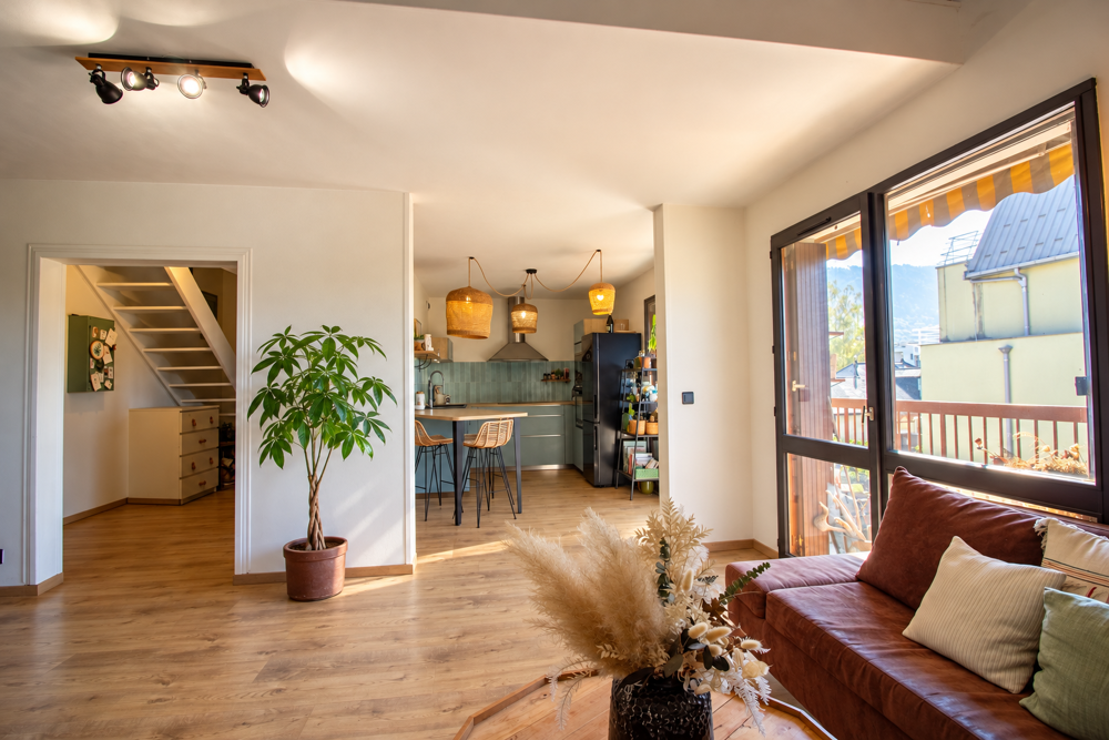 Vente Appartement Appartement DUPLEX de Type 3 de 68 m2 avec balcon de 6.60 m2 - Cave - Place de stationnement - Possibilité gar Annecy