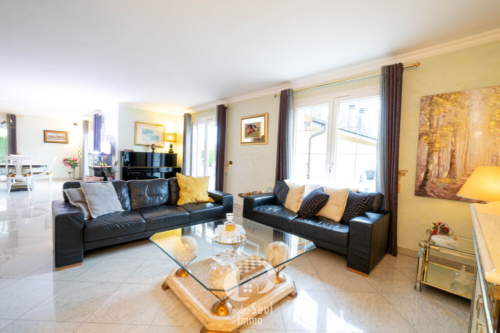 Grande villa de 313 m2 avec piscine Veigy-Foncenex, à 2 minutes de la frontière