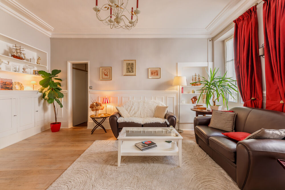 Vente Appartement Elégant appartement ancien de 73,34 m2 (Carrez)- 4 pièces à Versailles Versailles