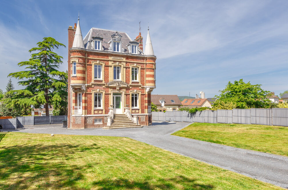 Vente Propriété/Château Maison de maître - 3 logements indépendants - 259 m2 - 10 pièces - 2300 m2 -Grand Couronne 75530 Grand couronne