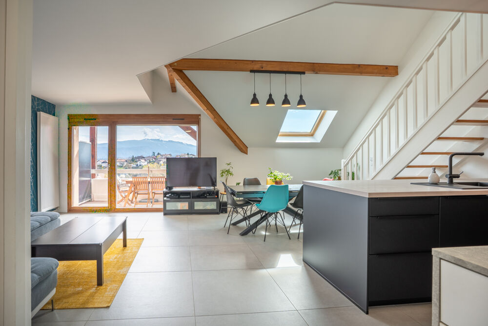 Appartement en dernier étage - 4 pièces, 90.81 m2 1 terrasse 1 cave