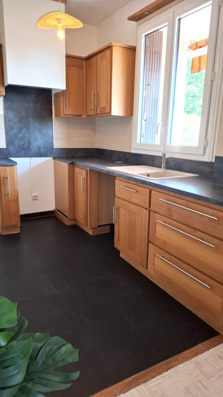 Vente Appartement A vendre entre particuliers appartement de Type 3 de 61 m2 à Six-Four-Les-Plages 83140 Six fours les plages