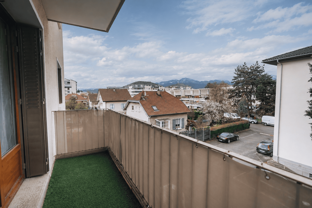 Appartement T4 de 68.50m2 à rafraîchir - 2 balcons - 1 cave