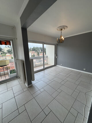  Appartement � vendre 4 pi�ces 77 m�