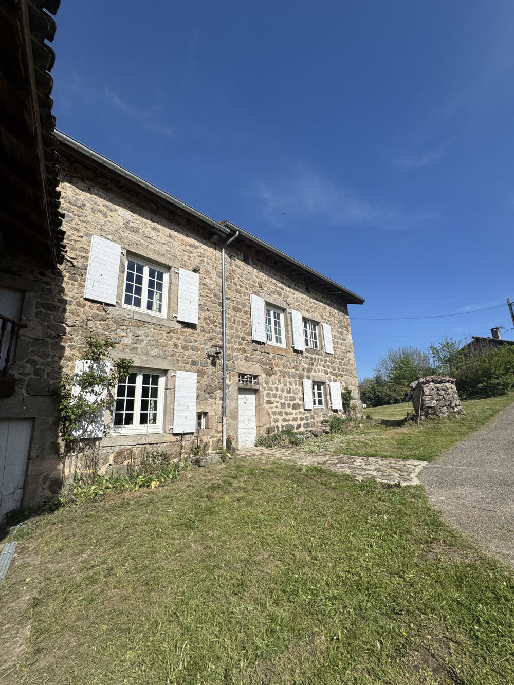ST JUST MALMONT (43) JOLIE FERME AUTHENTIQUE EN PIERRE AVEC TERRAIN DE 2 500 M2