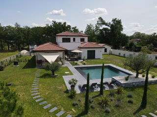  Maison  vendre 7 pices 175 m