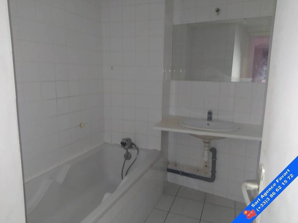 Location Appartement Logement avec 3 chambres, centre ville Joigny