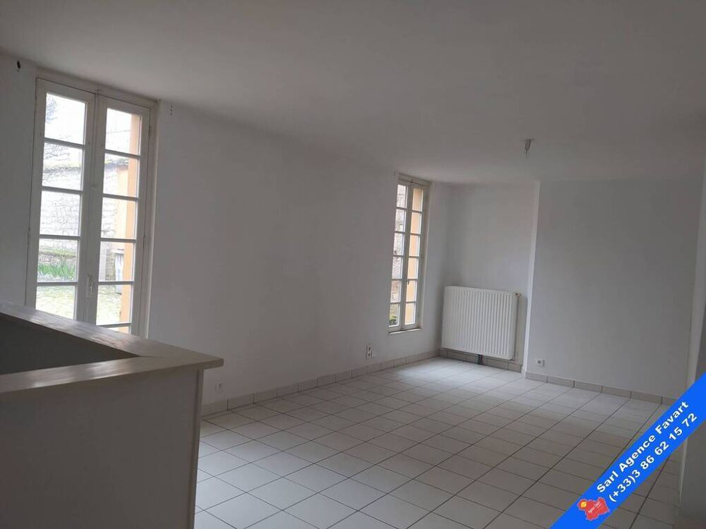 Location Appartement Logement avec 3 chambres, centre ville Joigny