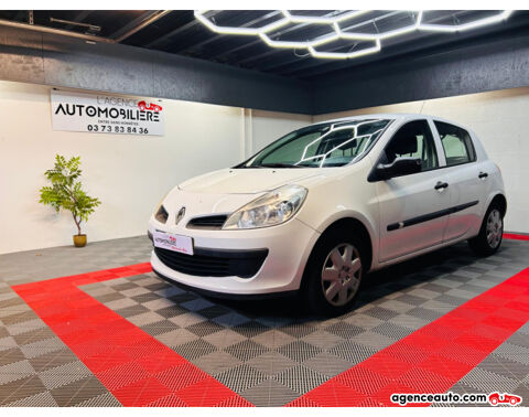 Renault Clio 3 - 1.2 75cv � 5 Portes � Distribution OK � R&eacute;vision Faite � 2006 occasion Montceau-les-Mines 71300