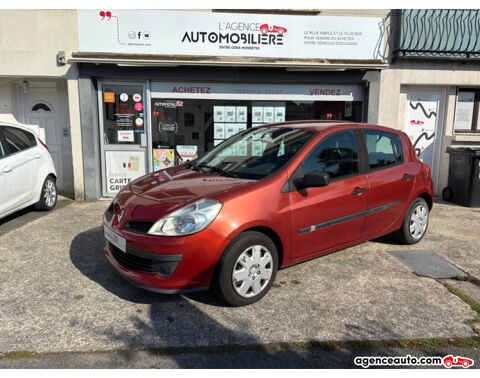 Renault clio III 5 Portes 1.4 98 cv - Pack Authentiqu