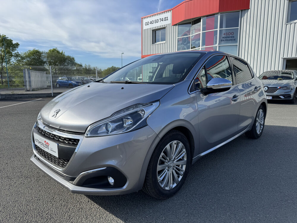 208 1.5 BLUEHDI 100 ALLURE BVM5 | ATTELAGE, CARPLAY | GARANTIE 1 2019 occasion 44860 Pont-Saint-Martin