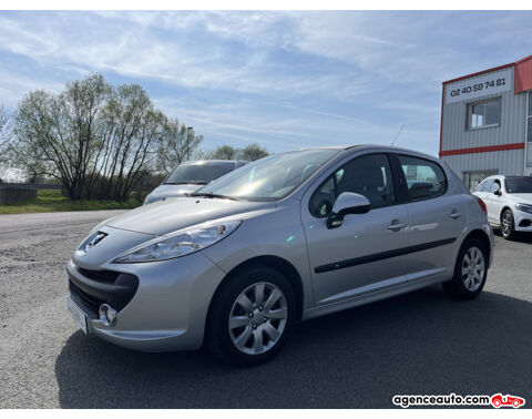 Peugeot 207 1.4 - 95ch Premium 5P / Moteur &agrave; 