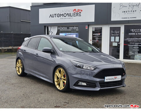 Ford Focus ST 2.0 T 250 cv ( SIEGES CUIR RECARO - CAMERA - XENONS- HIFI 2015 occasion Audincourt 25400