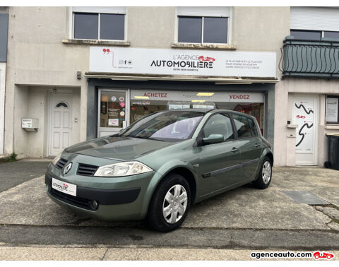 Renault Mégane II 1.6i 115cv Expression clim - Faible kilométrage - 2ème ma 2004 occasion Saint-Barthélemy-d'Anjou 49124