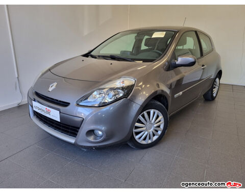 Renault Clio III 1.2 16v 75ch TomTom 2010 occasion Nice 06200