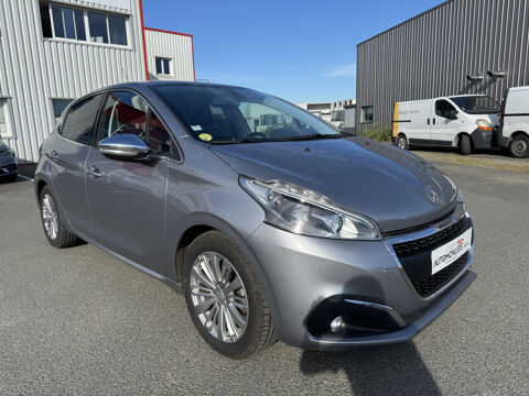 208 1.5 BLUEHDI 100 ALLURE BVM5 | ATTELAGE, CARPLAY | GARANTIE 1 2019 occasion 44860 Pont-Saint-Martin