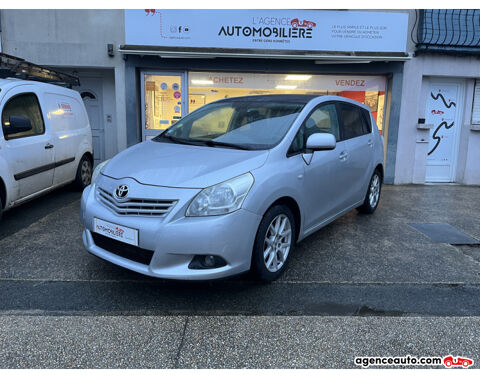 Toyota Verso 2.0 D4D 126 cv Active - Toit panoramique Distribution &agrave; chai 2010 occasion Saint-Barth&eacute;lemy-d'Anjou 49124
