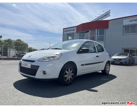 Renault Clio 3 1.5dci 75ch soci&eacute;t&eacute; // GARANTIE 6 MOIS // Courroie neuve 2013 occasion Pont-Saint-Martin 44860