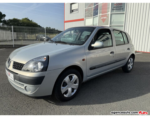 Renault clio II 1.2L 16V 75CH PACK