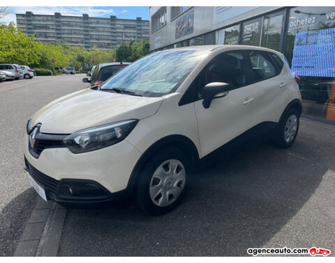 Captur 0.9 TCe eco2 90 cv Energy Life 2015 occasion 68200 Mulhouse