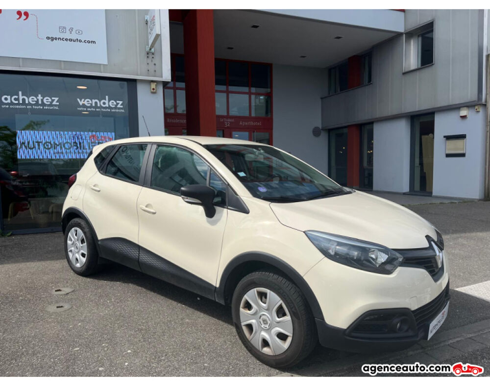 Captur 0.9 TCe eco2 90 cv Energy Life 2015 occasion 68200 Mulhouse