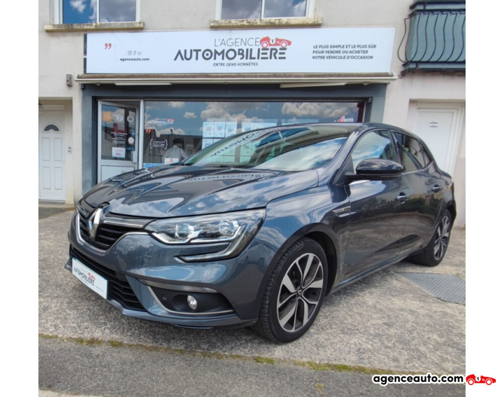 M&eacute;gane IV TCe 100 cv - Limited - Chaine de distribution - 2&egrave;me main 2018 occasion 49124 Saint-Barth&eacute;lemy-d'Anjou