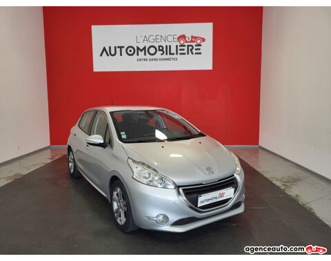 Peugeot 208 PEUGEOT 1.2 82 ALLURE + DISTRIBUTION OK 2015 occasion Chambray-lès-Tours 37170