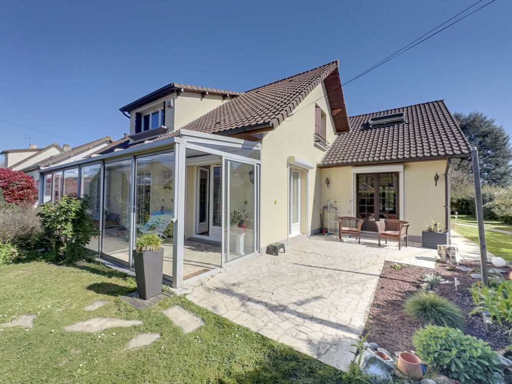 Vente Maison Maison familiale individuelle 180 m2 pleine de charme sur une magnifique parcelle de 955 m2 Pontcarre