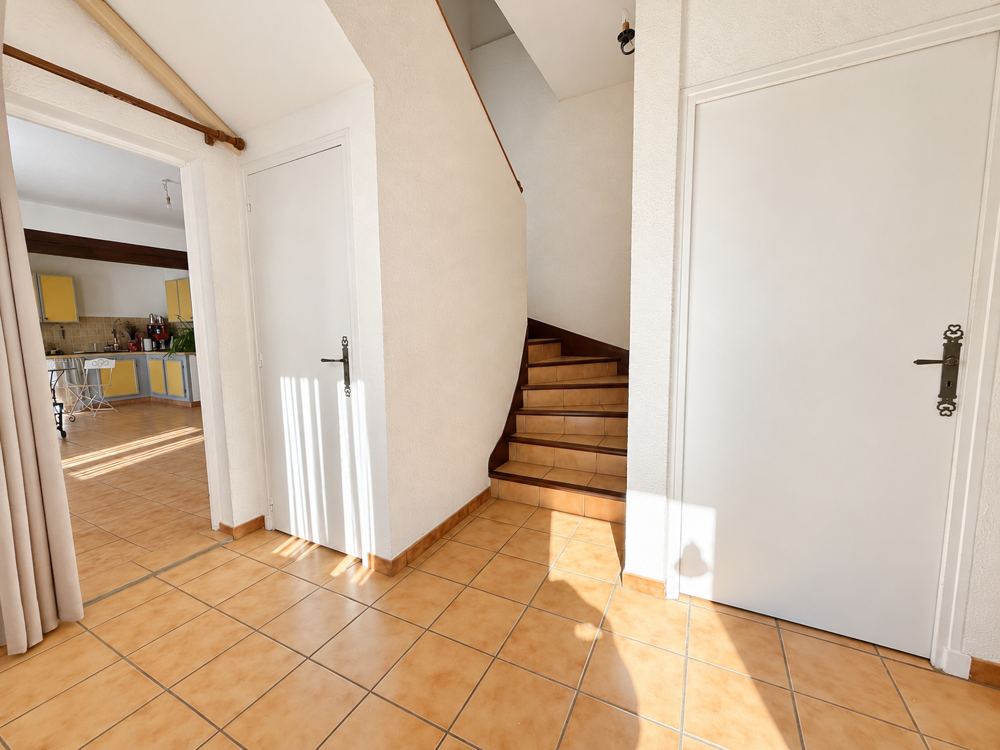 Vente Maison EXCLUSIVITÉ BOLLÈNE   ENSEMBLE IMMOBILIER DE 230 m2 HABITABLES DON+ LOCAL COMMERCIAL DE 48 m2   TERRAIN DE 674 Bollene