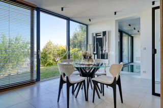  Maison à vendre 8 pièces 221 m²