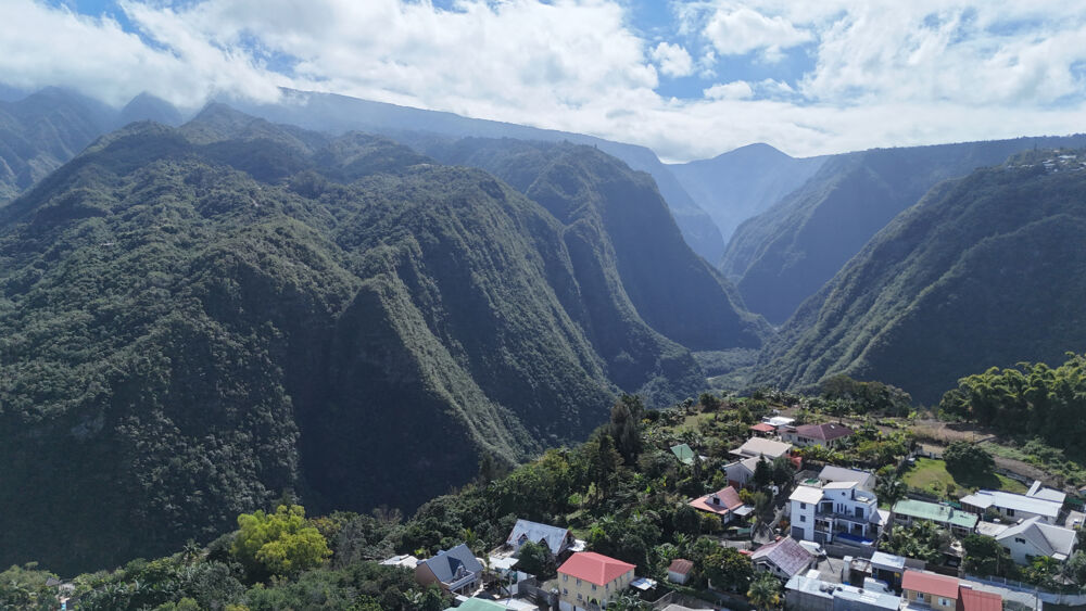 Villa familiale avec piscine et dépendance Bras Pontho, Le Tampo