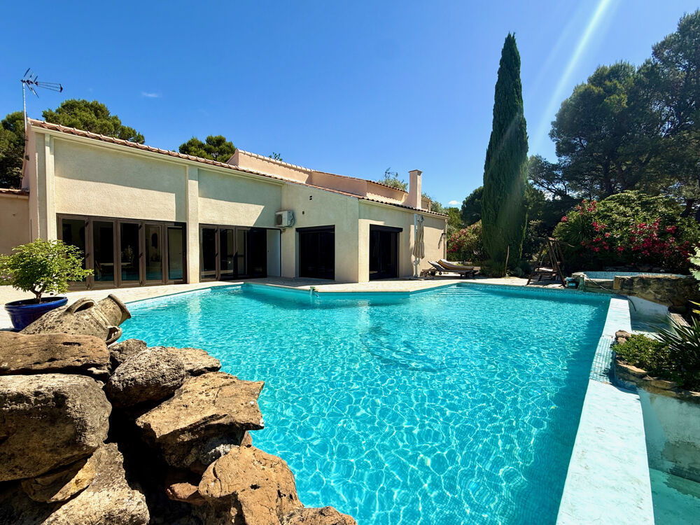 Nathalie SINARD vous présente cette PROPRIÉTÉ DEXCEPTION À UCHAUX DEUX HABITATIONS, PISCINE À DÉBORDEMENT,