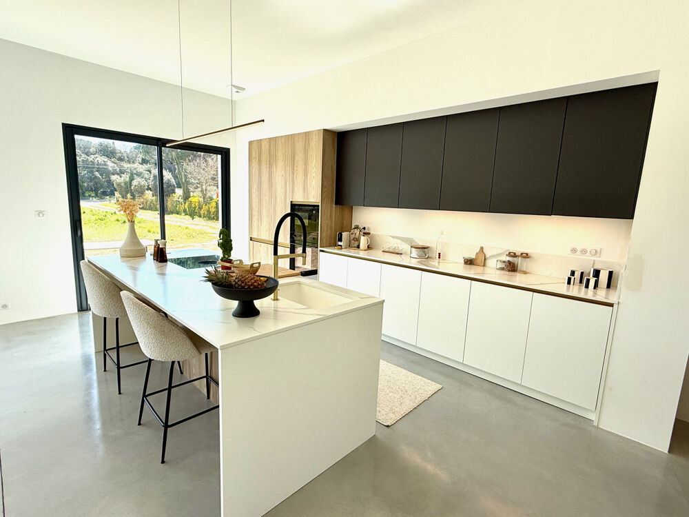Nathalie SINARD vous présente en exclusivite cette Maison contemporaine de 2024 150 m2 Terrain de 1 903 m2