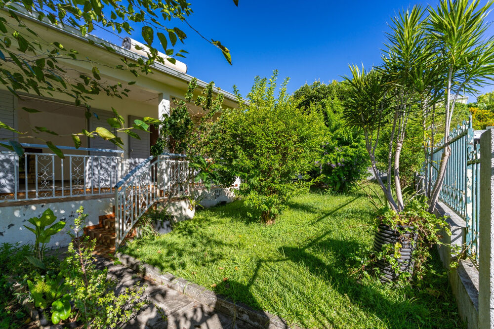 Maison 8 pièces 230 m² · à Le Tampon · 230 m² · 420 000 €