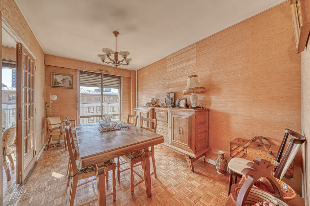 Vente Appartement Courbevoie   Cœur de ville : appartement traversant, lumineux, 3/4 pièces avec balcons Courbevoie