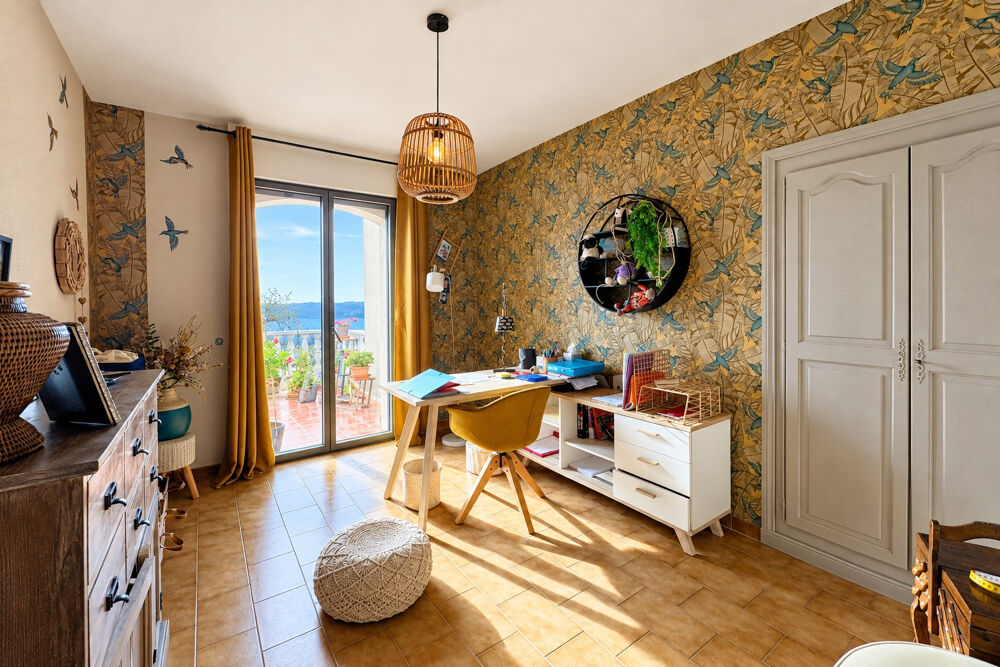 à vendre  Propriété/château Carros (06510)