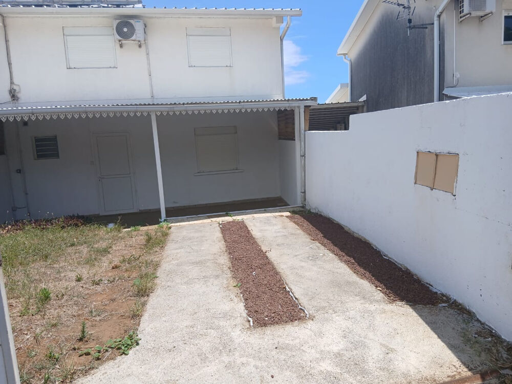 Vente Appartement Grand apparement en rez-de-jardin avec vue mer Saint-pierre