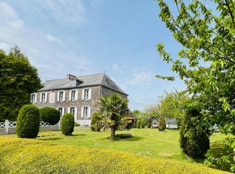  Grande bâtisse de caractère à fort potentiel   225 m2 habitables avec jardins Maison - 11 pièce(s) - 225 m²