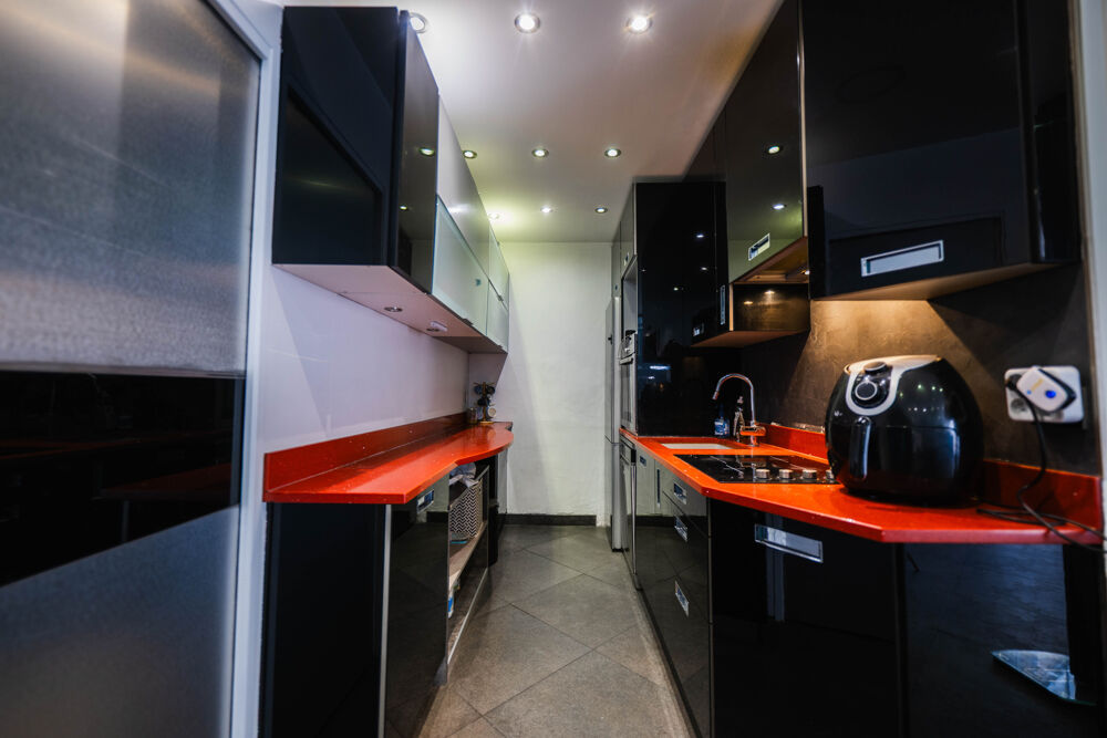 Duplex en dernier étage avec climatisation et fort potentiel