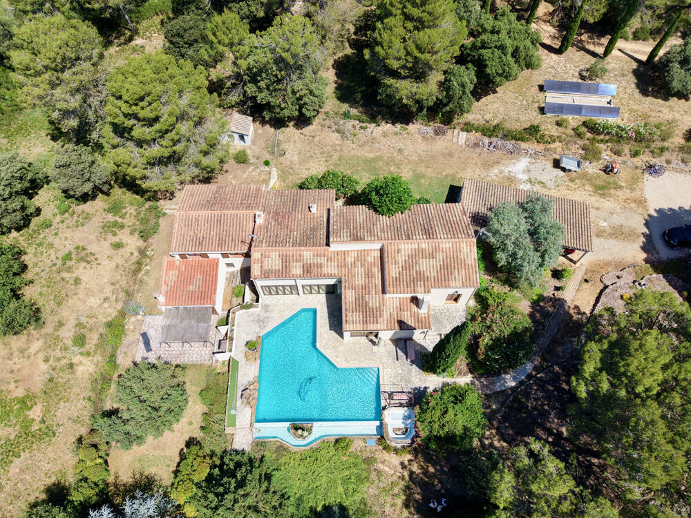 Nathalie SINARD vous présente cette PROPRIÉTÉ DEXCEPTION À UCHAUX DEUX HABITATIONS, PISCINE À DÉBORDEMENT,