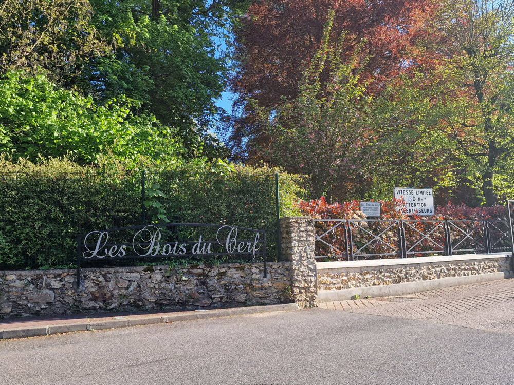 Au coeur d'un domaine privé et sécurisé de 42 hectares, à 30 minutes de Paris