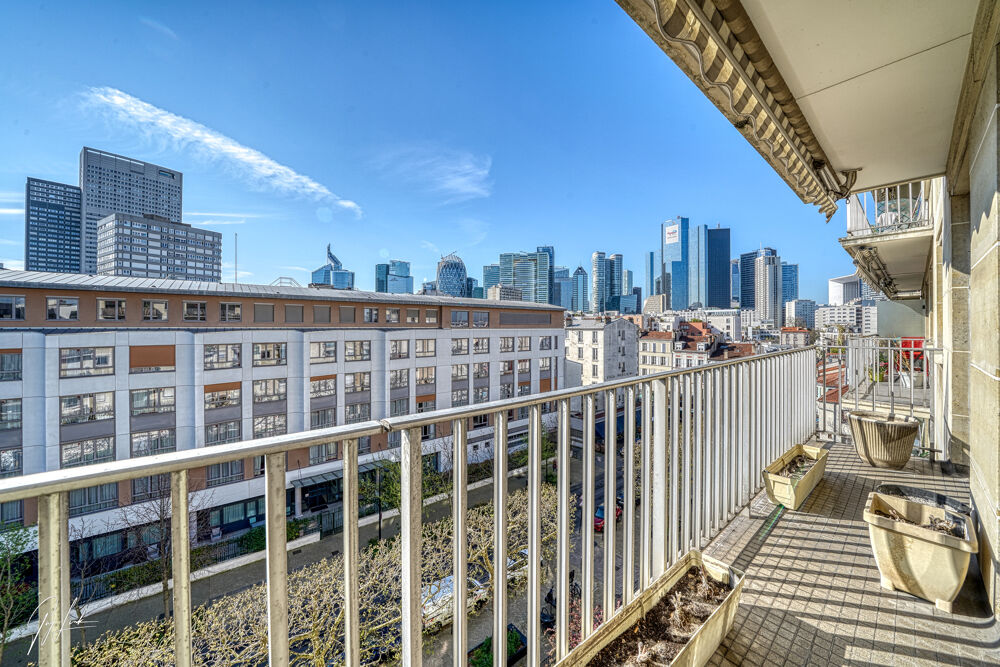 Vente Appartement Courbevoie   Cœur de ville : appartement traversant, lumineux, 3/4 pièces avec balcons Courbevoie